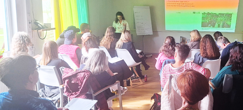 Menschen beim Seminar